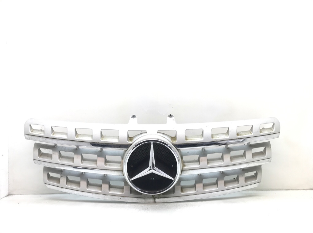 Решетка радиатора для Mercedes ML W164, 2009 г. 3.0 CDi дизель б/у