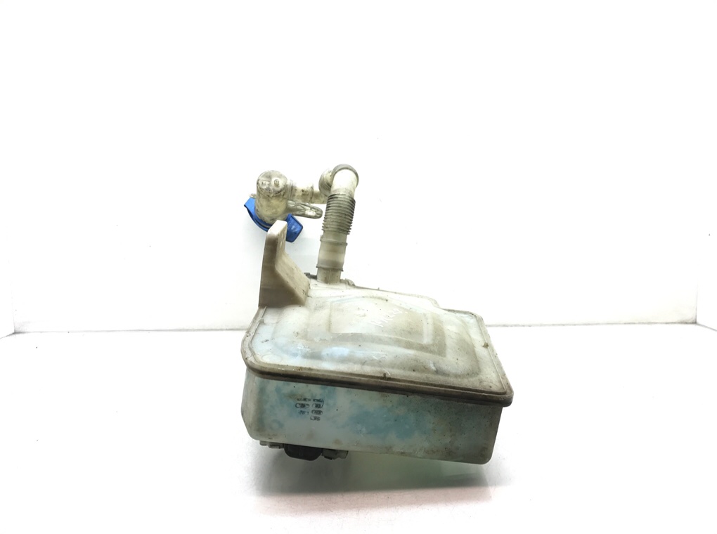 Бачок омывателя для Volkswagen Golf, 2010 г. 1.6 TDi дизель б/у — фото 4