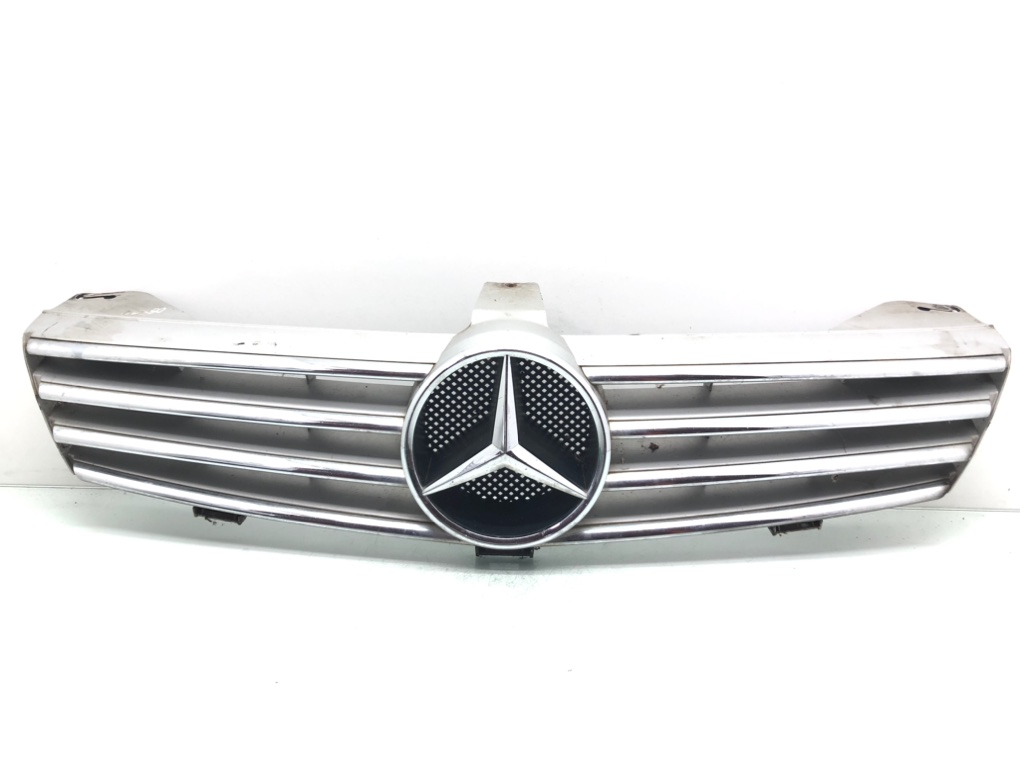 Решетка радиатора для Mercedes CLS W219, 2007 г. 3.0 CDi дизель б/у