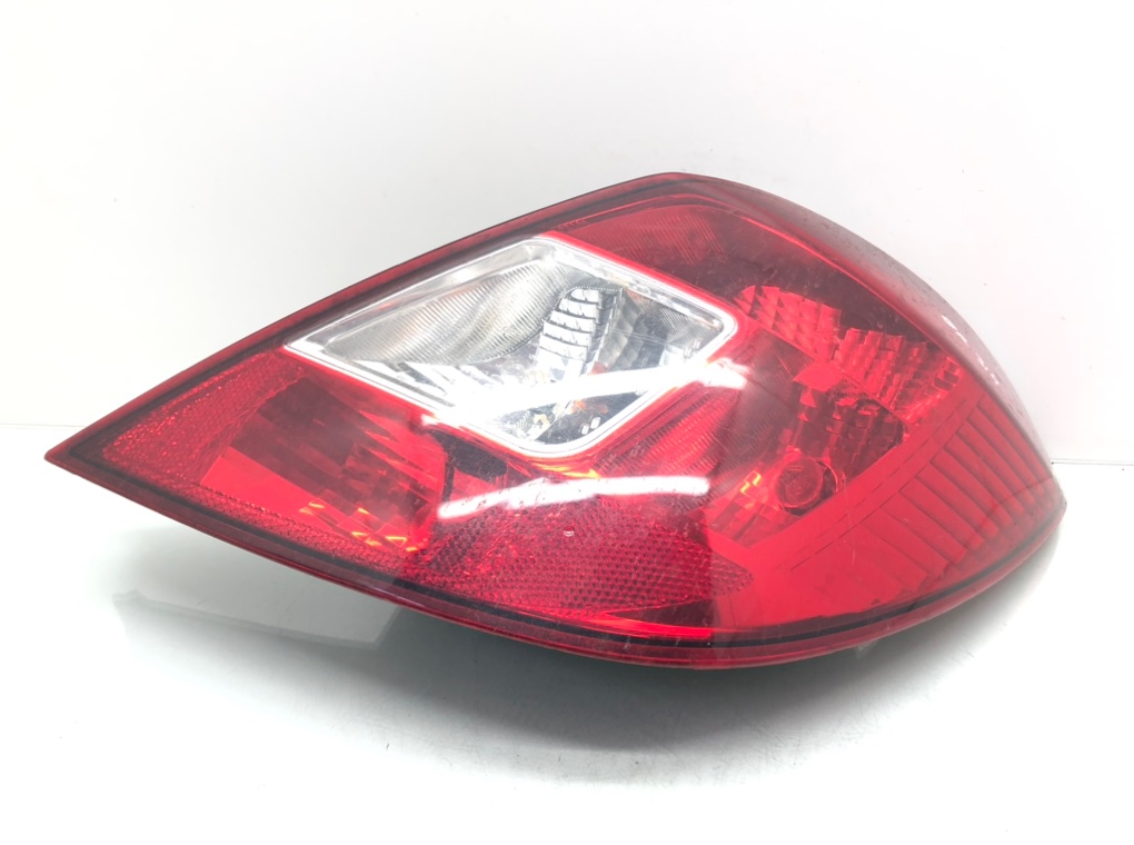 Фонарь задний правый для Opel Corsa, 2014 г. 1.4 i бензин б/у