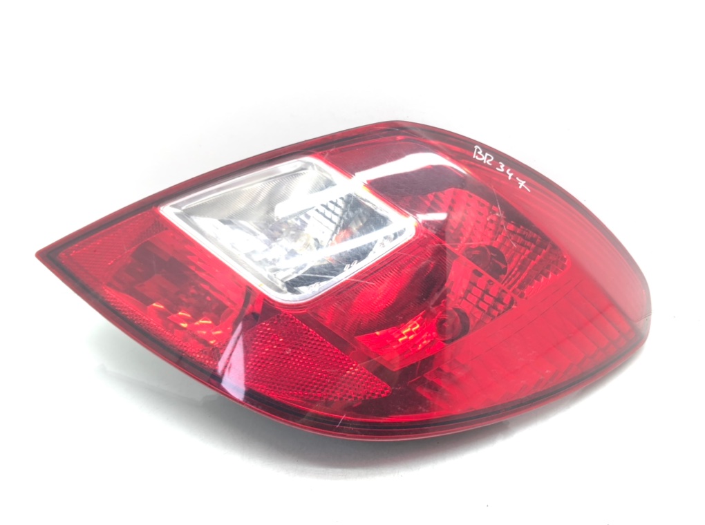 Фонарь задний правый для Opel Corsa, 2011 г. 1.0 i бензин б/у