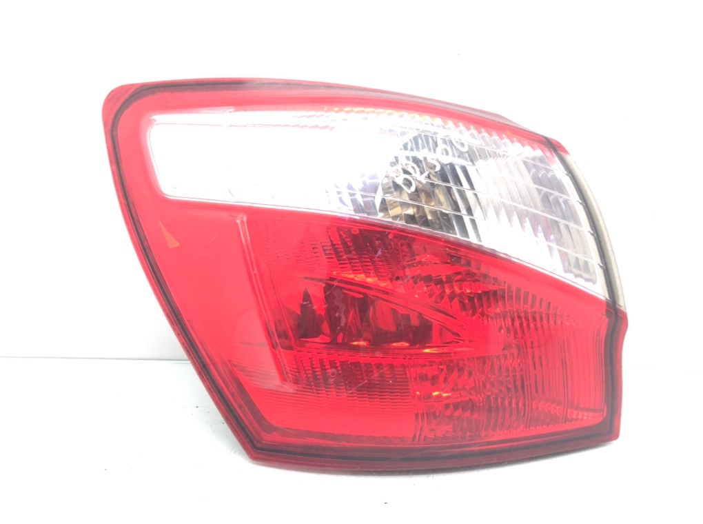 Фонарь задний левый для Nissan Qashqai, 2011 г. 2.0 CDTi дизель б/у