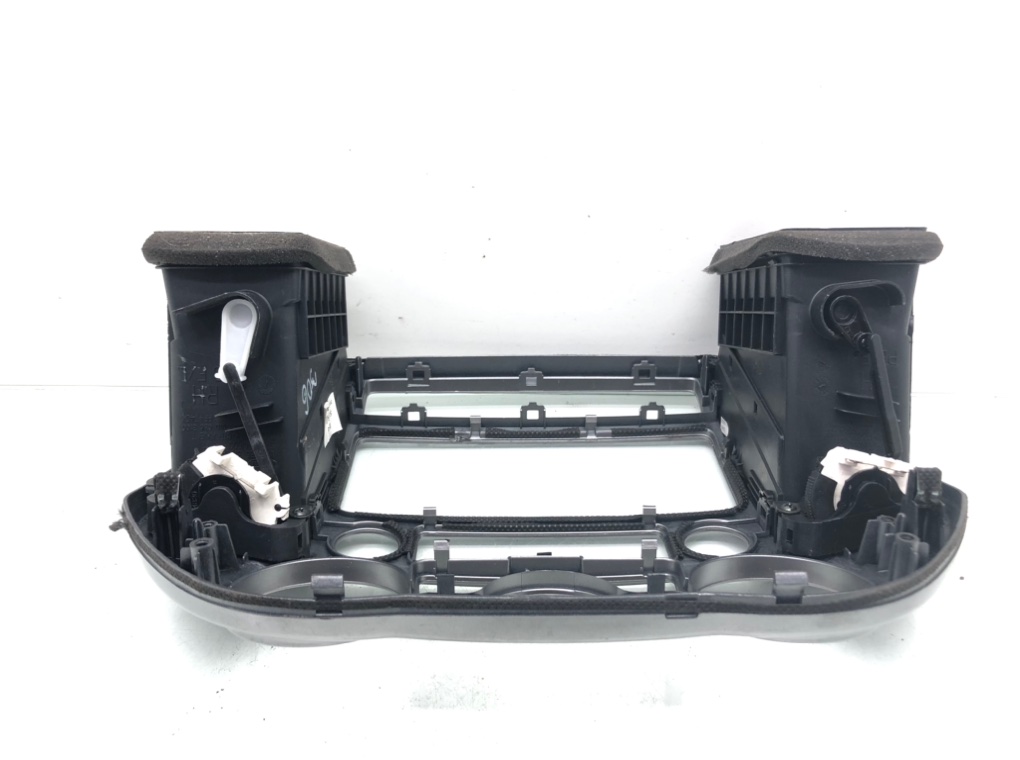 Дефлектор обдува салона для Hyundai i20, 2013 г. 1.2 i бензин б/у — фото 3