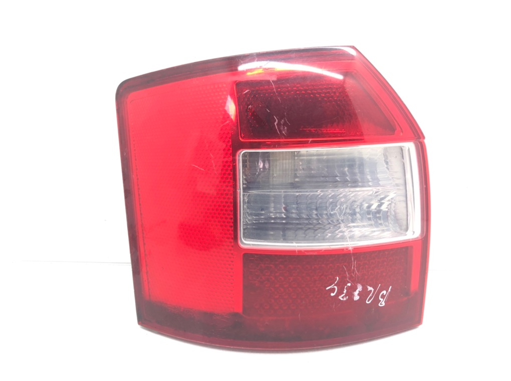 Фонарь задний левый для Audi A4, 2004 г. 1.9 TDi дизель б/у