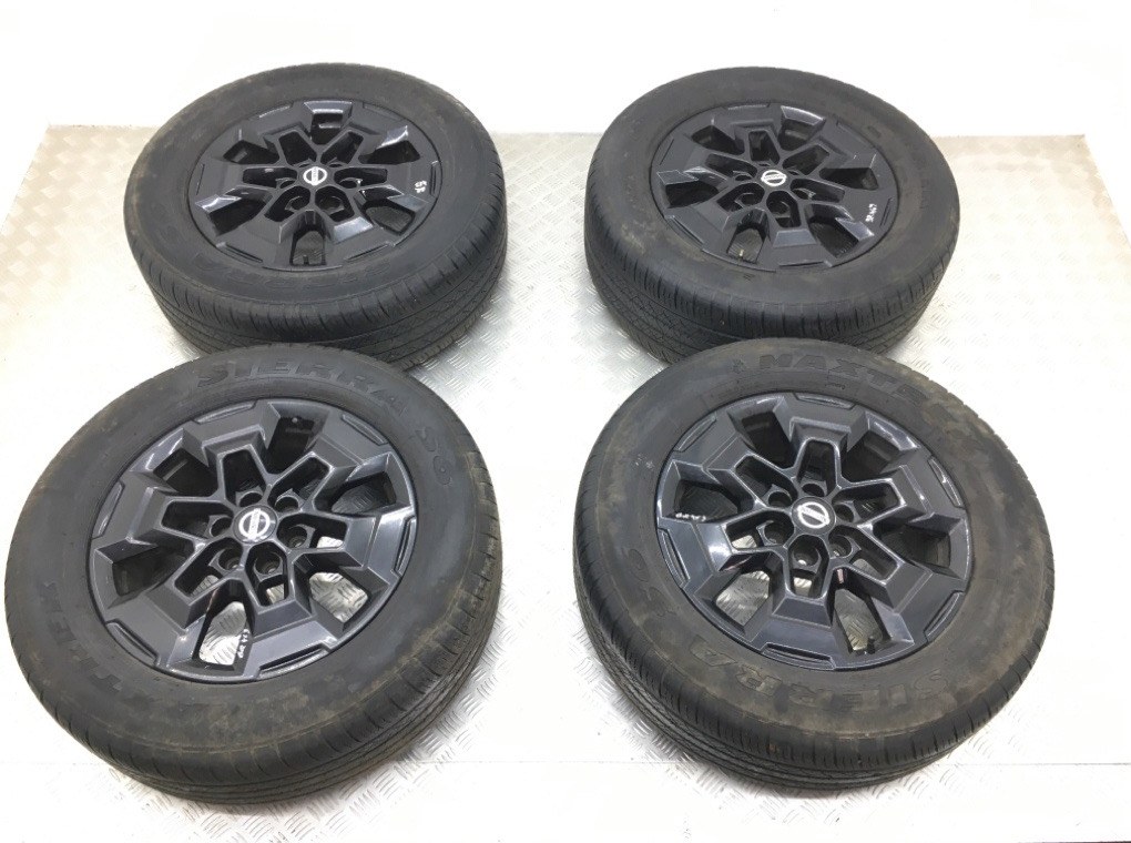Диски литые R18 для Nissan Navara (7.0Jx18 6x114.3 ET45 DIA66.1) б/у — 4 шт.