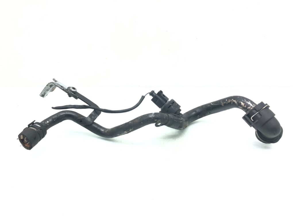 Трубка охлаждающей жидкости металлическая для Audi A4, 2007 г. 3.0 TDi дизель б/у