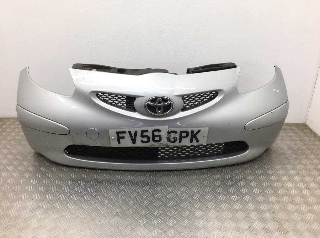 Бампер передний для Toyota Aygo, 2006 г. 1.0 i бензин б/у