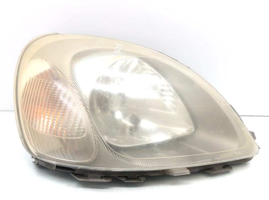Фара правая для Toyota Yaris, 2001 г. 1.0 i бензин б/у