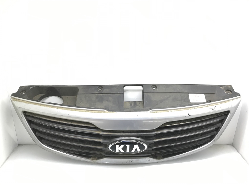 Решетка радиатора для Kia Sportage, 2013 г. 1.7 CRDi дизель б/у — фото 2