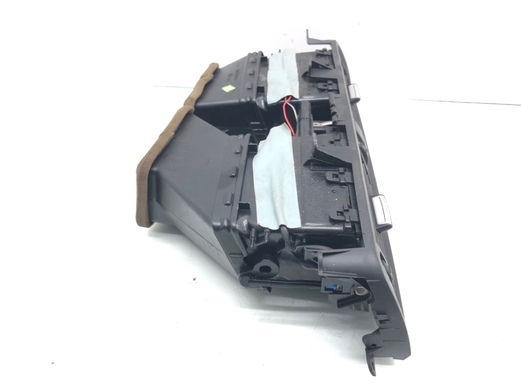 Дефлектор обдува салона для BMW 5 F10/F11/GT F07, 2010 г. 2.0 TD дизель б/у — фото 4