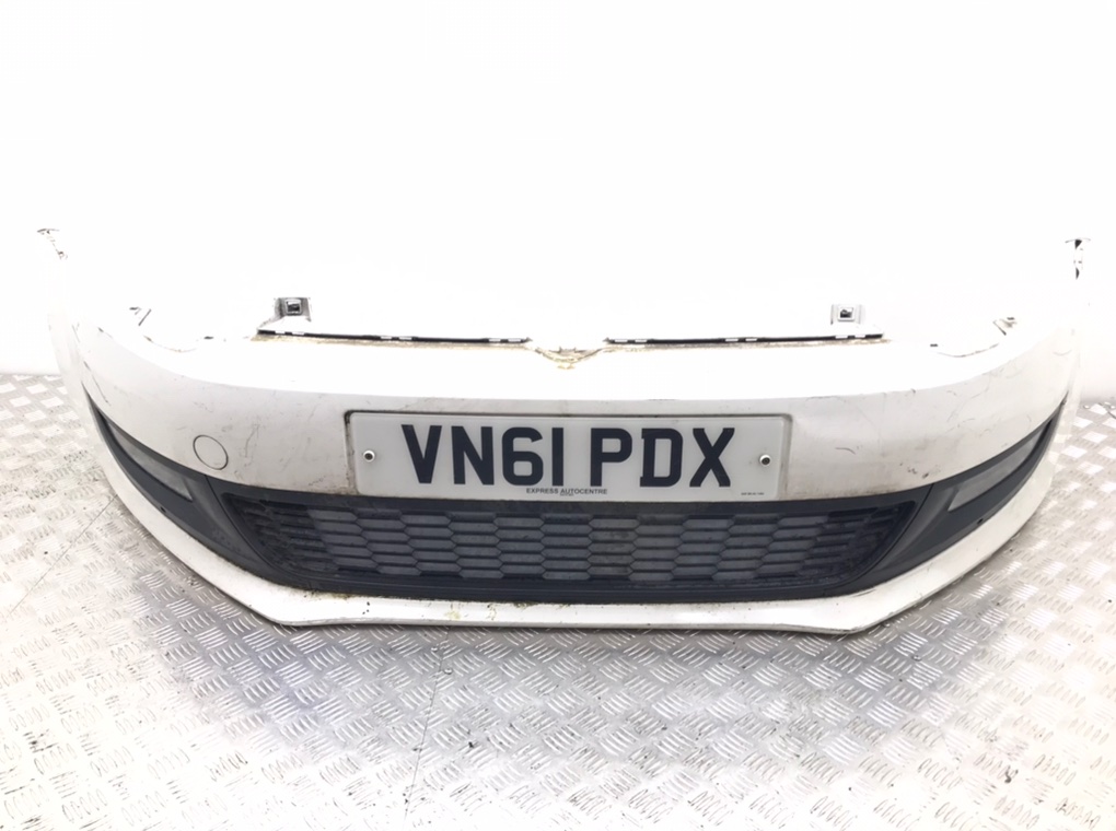 Бампер передний для Volkswagen Polo, 2011 г. 1.2 TDi дизель б/у
