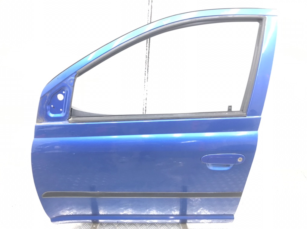 Дверь передняя левая для Toyota Yaris, 2001 г. 1.0 i бензин б/у