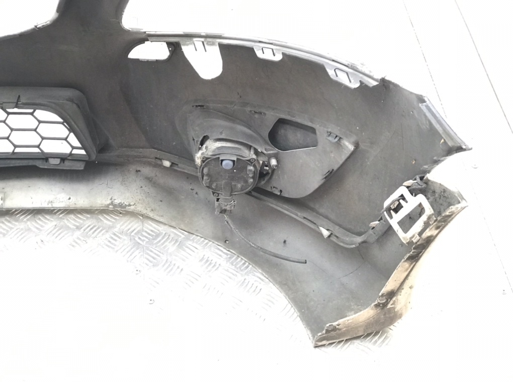 Бампер передний для Volvo C30, 2012 г. 2.0 i бензин б/у — фото 8