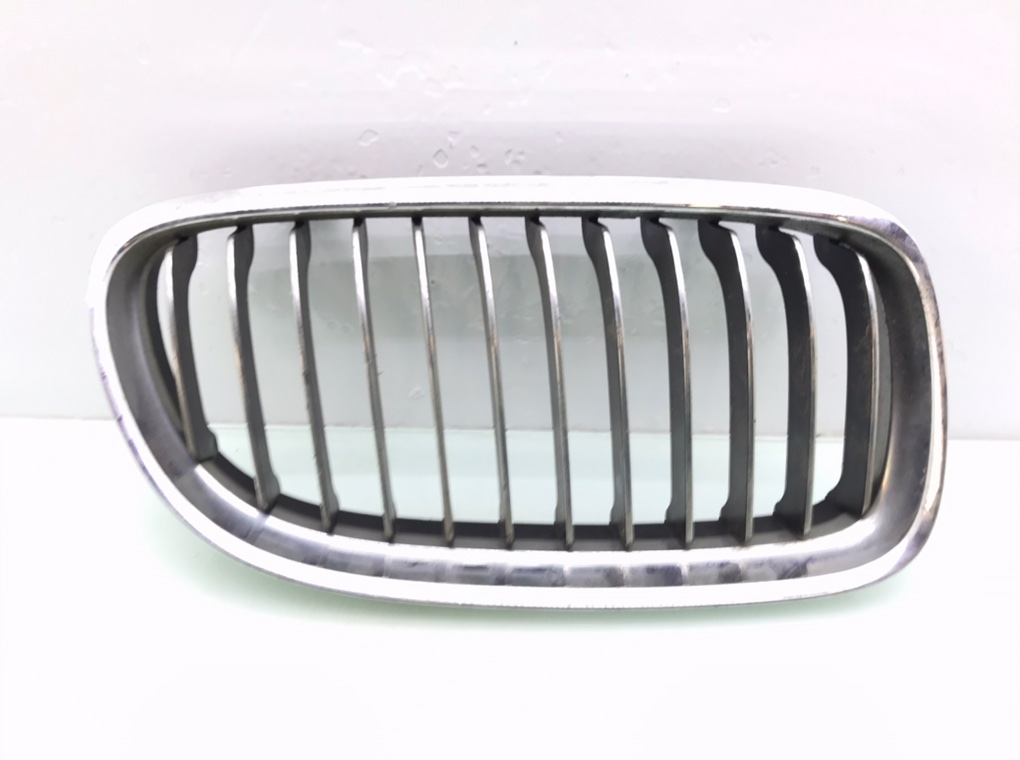 Решетка радиатора для BMW 3 E90/E91/E92/E93, 2010 г. 2.0 i бензин б/у