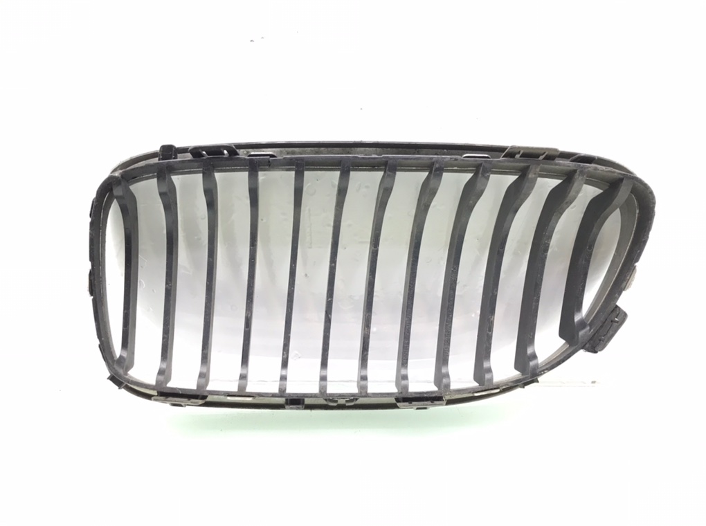 Решетка радиатора для BMW 3 E90/E91/E92/E93, 2010 г. 2.0 i бензин б/у — фото 2