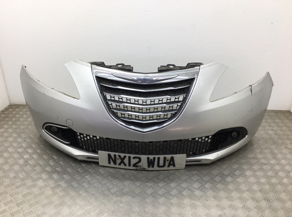 Бампер передний для Chrysler Ypsilon, 2012 г. 0.9 Ti бензин б/у