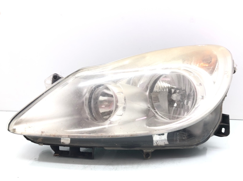 Фара левая для Opel Corsa, 2009 г. 1.2 i бензин б/у