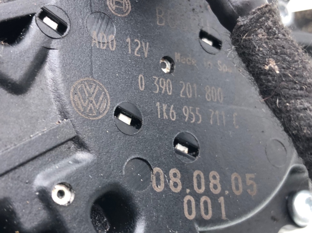 Моторчик заднего стеклоочистителя (дворника) для Volkswagen Golf, 2008 г. 1.4 TSI бензин б/у — фото 5