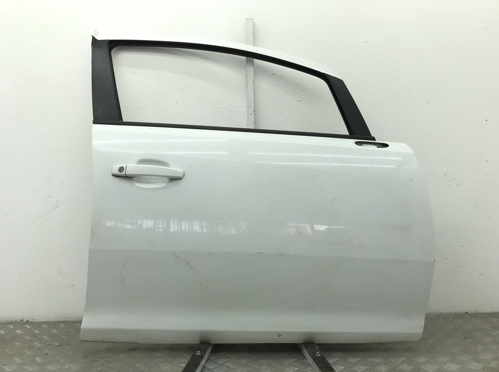 Дверь передняя правая для Opel Corsa, 2012 г. 1.4 i бензин б/у