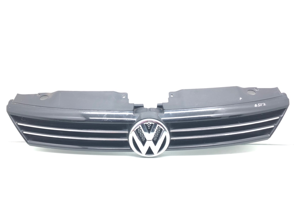 Решетка радиатора для Volkswagen Jetta, 2014 г. 2.0 TDi дизель б/у