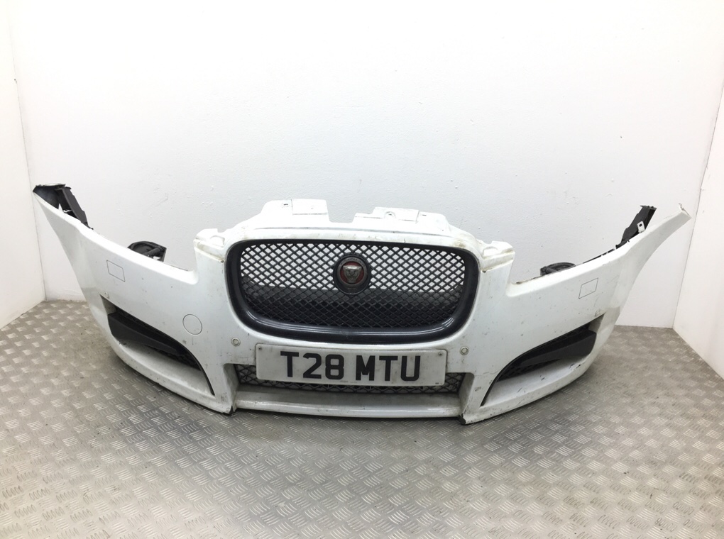 Бампер передний для Jaguar XF, 2012 г. 2.2 TD дизель б/у