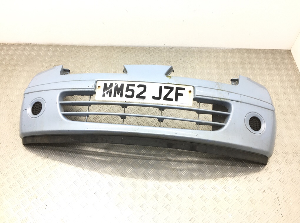 Бампер передний для Nissan Micra, 2003 г. 1.2 i бензин б/у