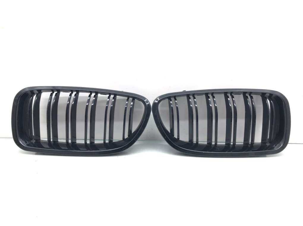 Решетка радиатора для BMW 5 F10/F11/GT F07, 2010 г. 2.0 TD дизель б/у