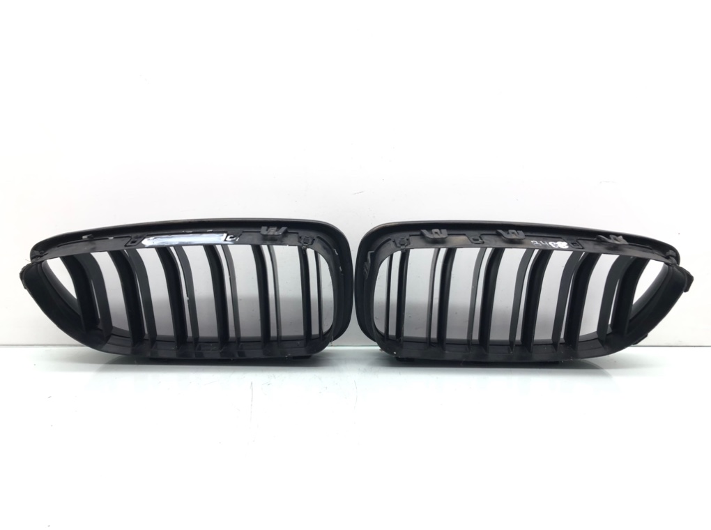 Решетка радиатора для BMW 5 F10/F11/GT F07, 2010 г. 2.0 TD дизель б/у — фото 2