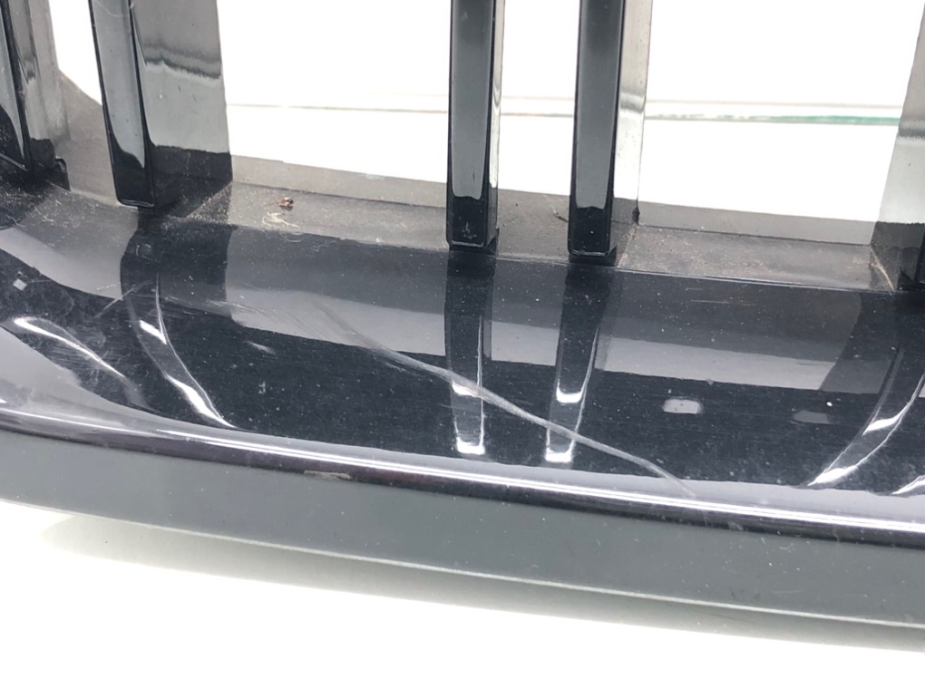 Решетка радиатора для BMW 5 F10/F11/GT F07, 2010 г. 2.0 TD дизель б/у — фото 4