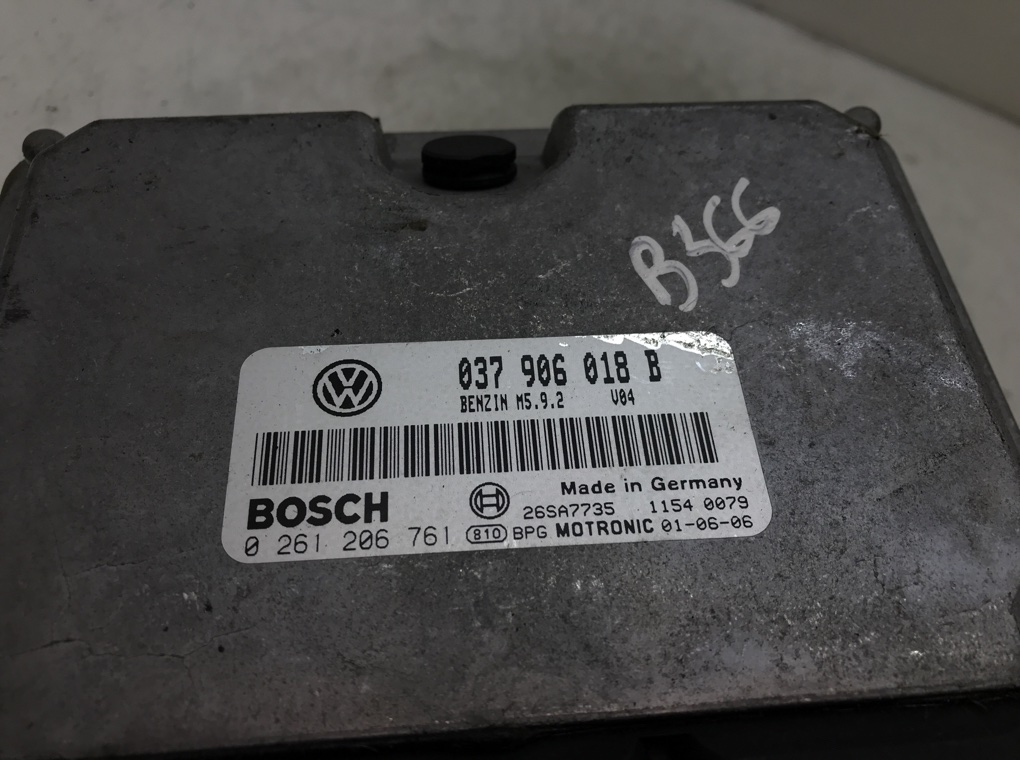 Блок управления двигателем для Volkswagen Golf, 2001 г. 2.0 i бензин б/у — фото 5