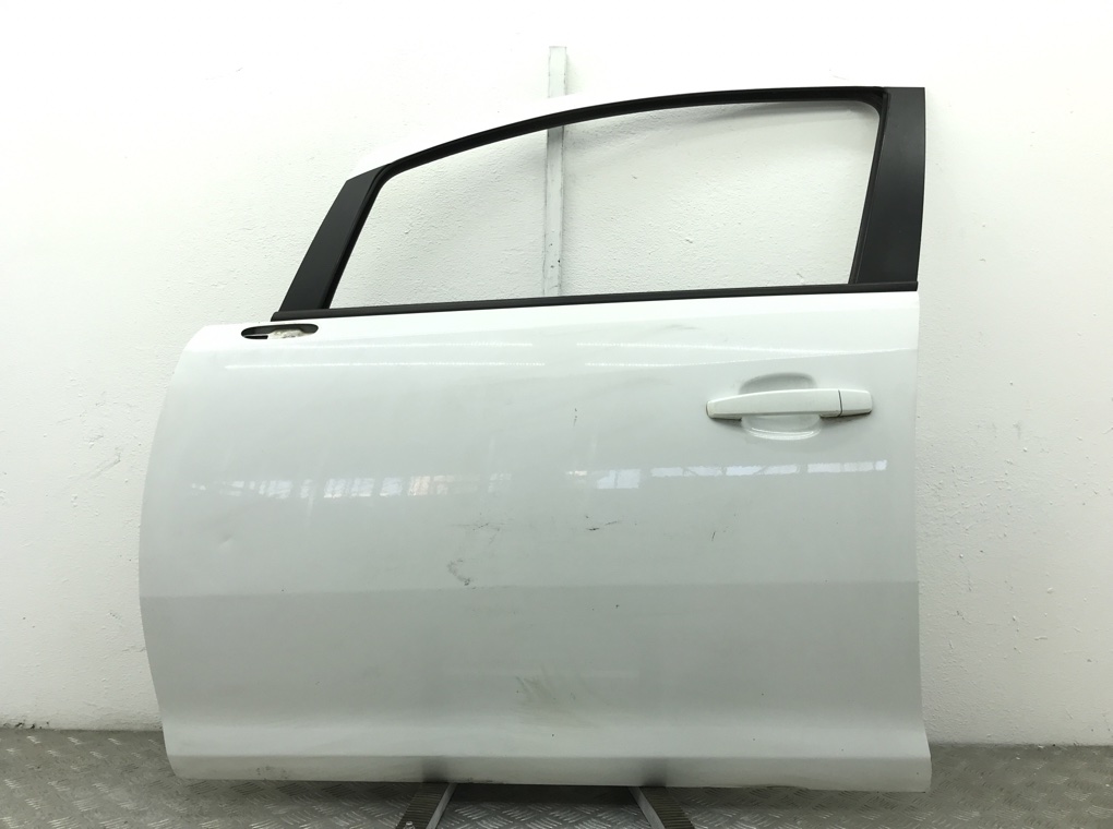 Дверь передняя левая для Opel Corsa, 2012 г. 1.4 i бензин б/у
