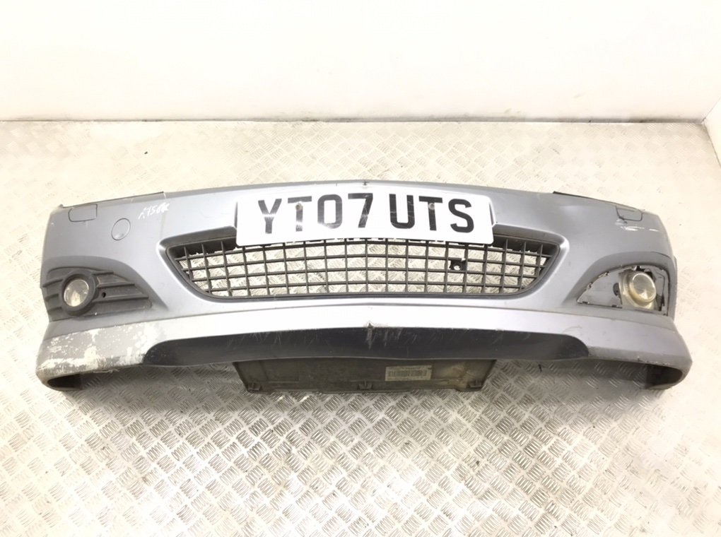Бампер передний для Opel Astra, 2007 г. 1.6 Ti бензин б/у