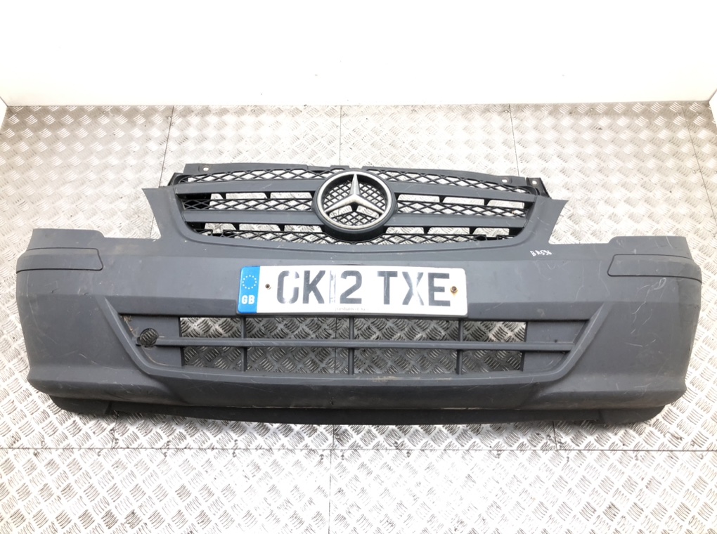 Бампер передний для Mercedes Vito W639, 2012 г. 2.2 CDi дизель б/у