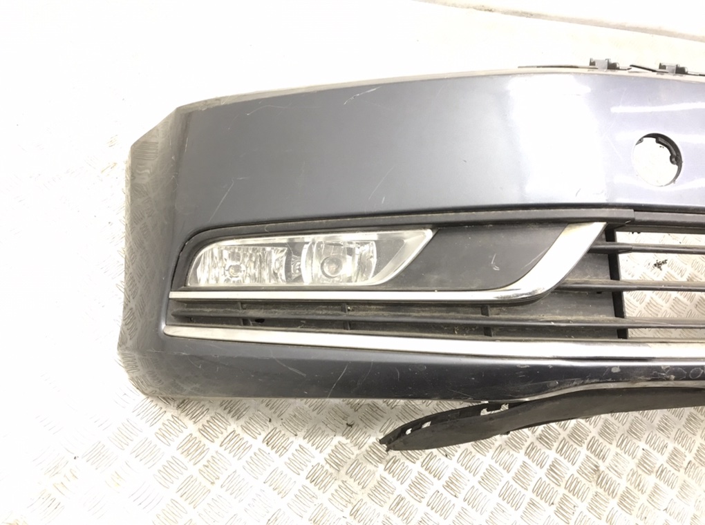 Бампер передний для Volkswagen Passat, 2012 г. 1.6 TDi дизель б/у — фото 3