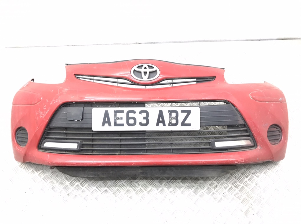Бампер передний для Toyota Aygo, 2013 г. 1.0 i бензин б/у