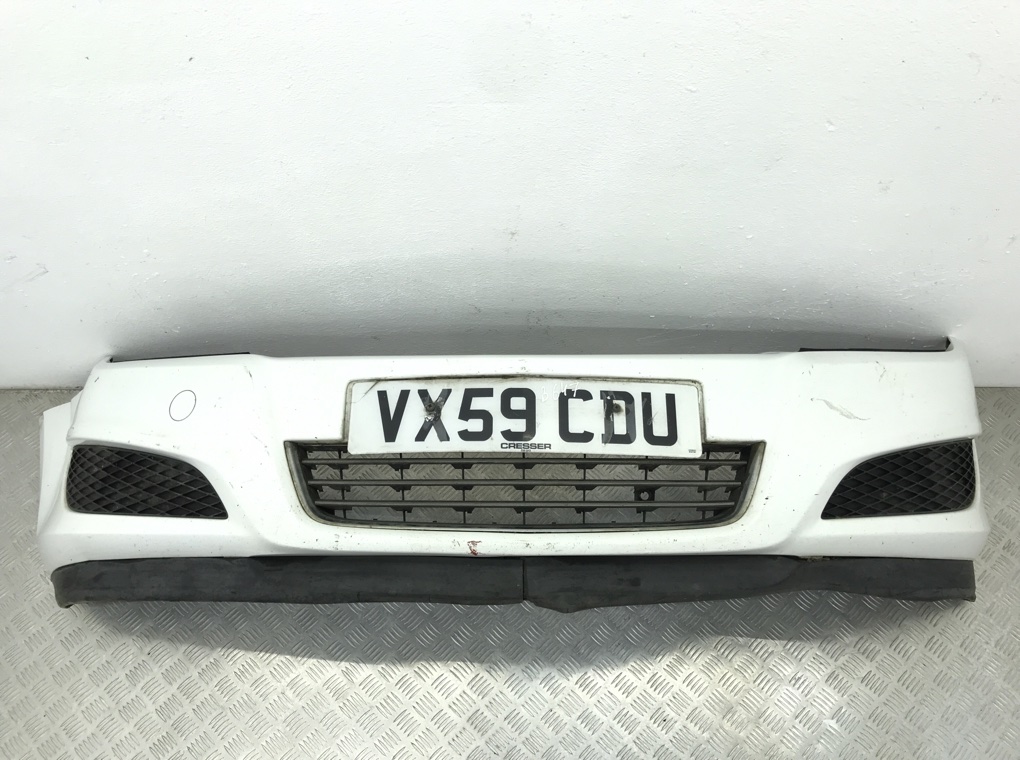Бампер передний для Opel Astra, 2009 г. 1.7 CDTi дизель б/у
