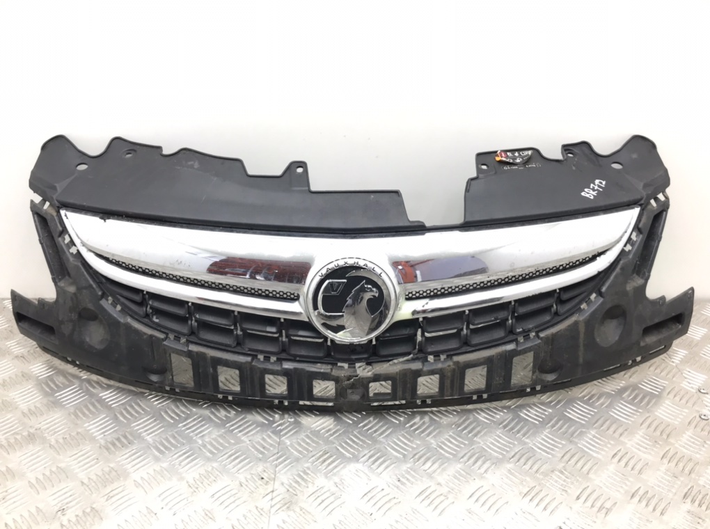Решетка радиатора для Opel Corsa, 2012 г. 1.2 i бензин б/у