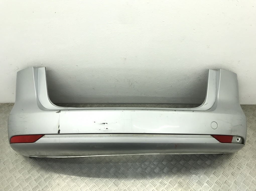 Бампер задний для Volkswagen Touran, 2013 г. 1.6 TDi дизель б/у