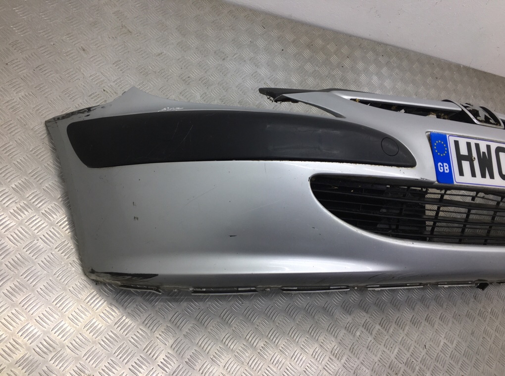 Бампер передний для Peugeot 307, 2003 г. 2.0 HDi дизель б/у — фото 2