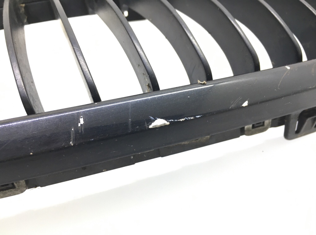 Решетка радиатора для BMW 3 E90/E91/E92/E93, 2005 г. 2.5 i бензин б/у — фото 7