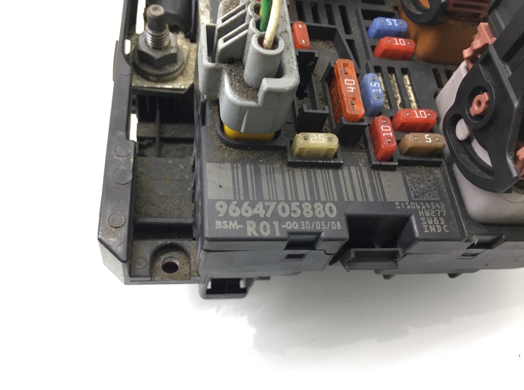 Блок предохранителей для Citroen C4 Picasso, 2008 г. 2.0 HDi дизель б/у — фото 5