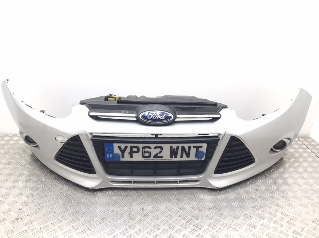 Бампер передний для Ford Focus, 2012 г. 1.6 TDCi дизель б/у