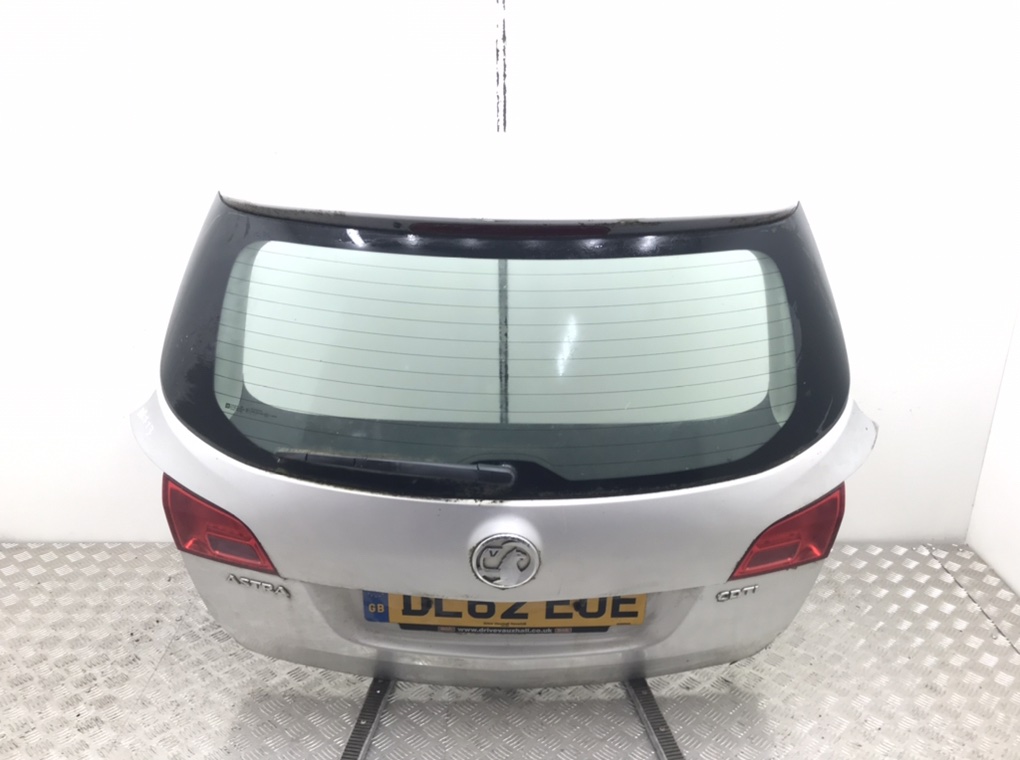 Крышка багажника для Opel Astra, 2013 г. 2.0 CDTi дизель б/у