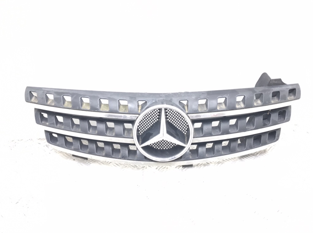 Решетка радиатора для Mercedes ML W164, 2006 г. 3.0 CDi дизель б/у
