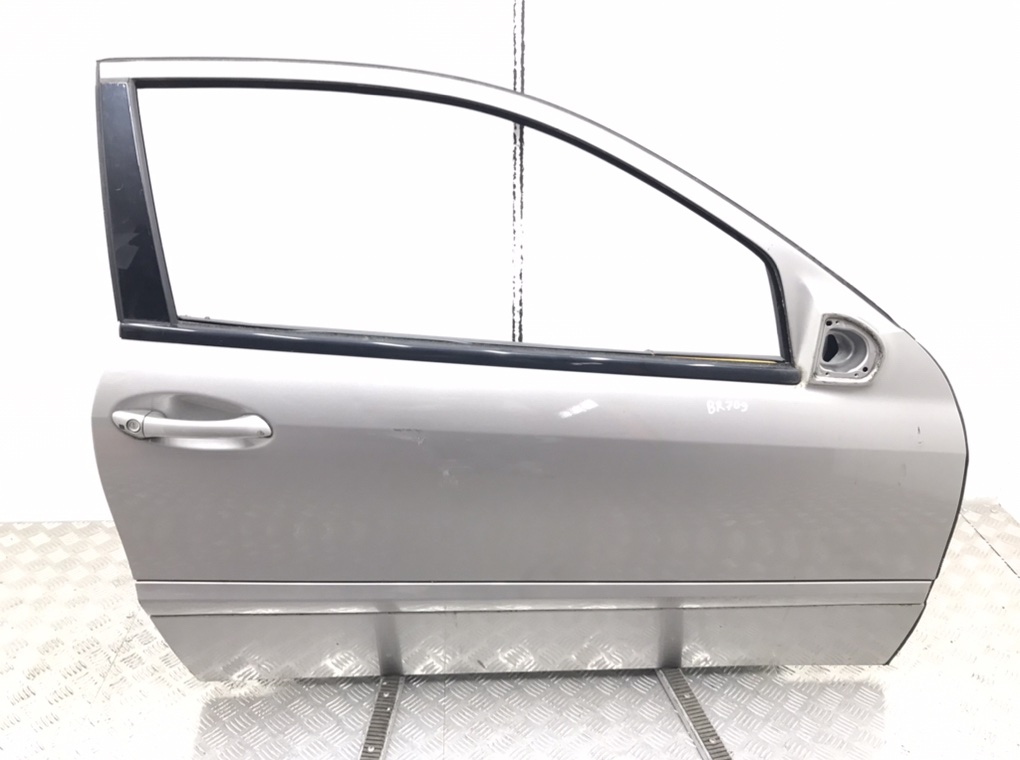 Дверь передняя правая для Mercedes C W203, 2004 г. 1.8 i бензин б/у