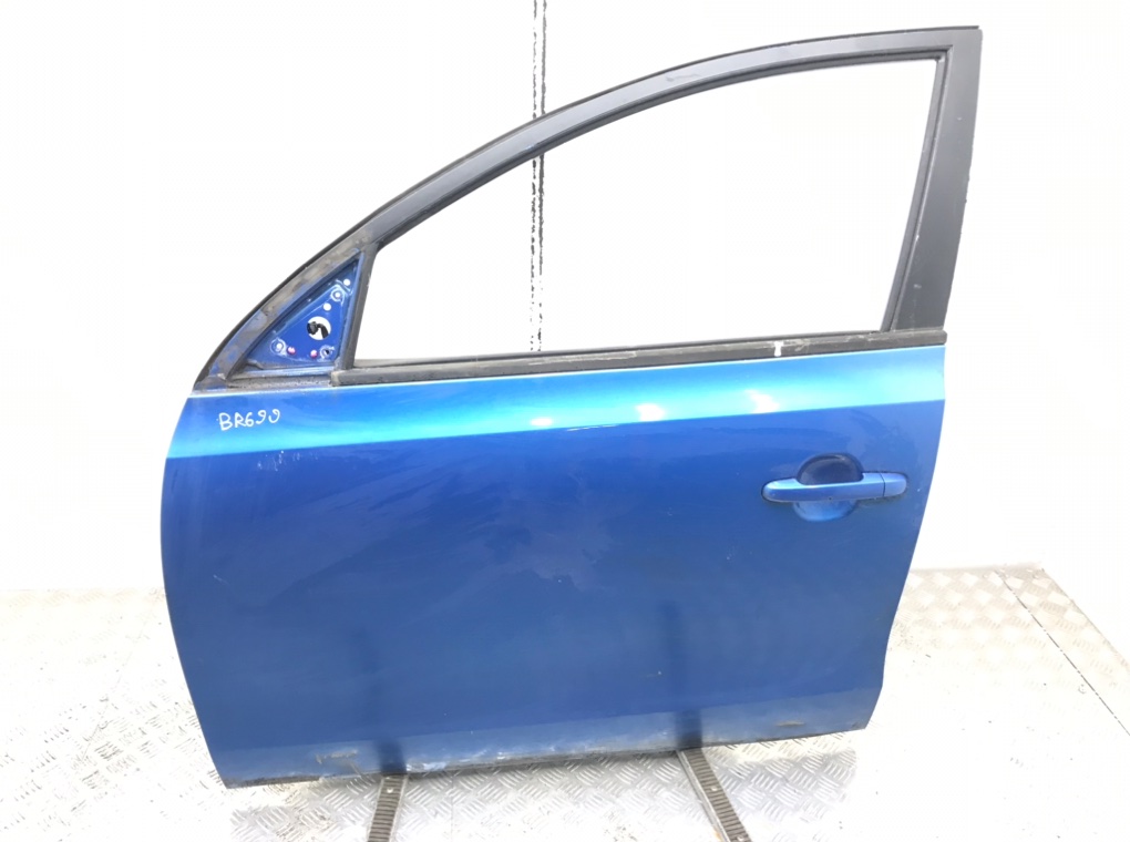 Дверь передняя левая для Hyundai i30, 2010 г. 1.6 CRDi дизель б/у
