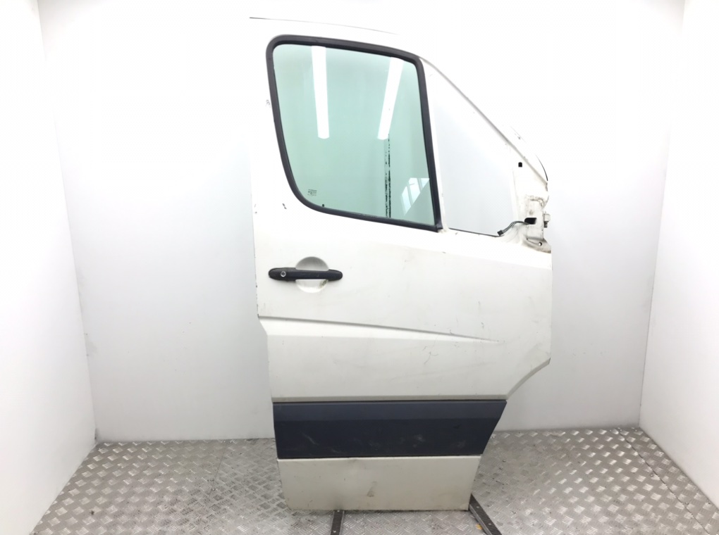 Дверь передняя правая для Volkswagen Crafter, 2008 г. 2.5 TDi дизель б/у