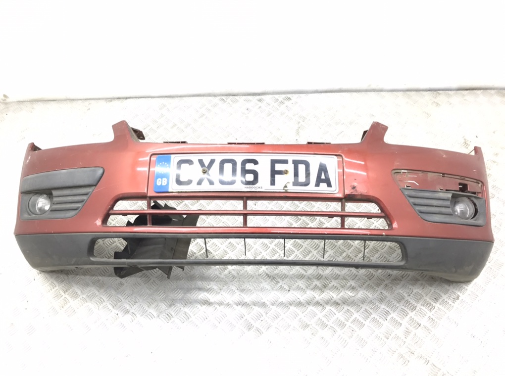 Бампер передний для Ford Focus, 2006 г. 1.6 i бензин б/у