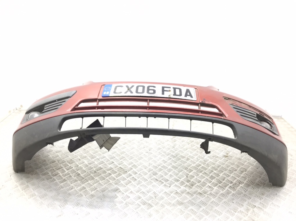 Бампер передний для Ford Focus, 2006 г. 1.6 i бензин б/у — фото 2
