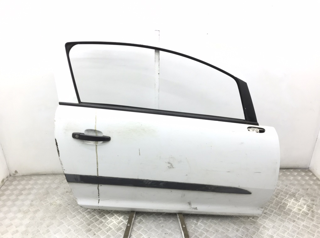 Дверь передняя правая для Opel Corsa, 2007 г. 1.3 CDTi дизель б/у